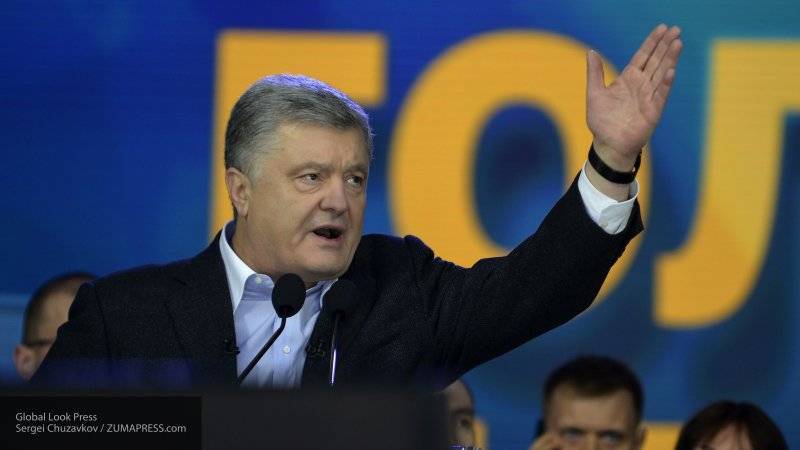 Порошенко заявил, что нельзя выносить вопрос обороны Украины на референдум