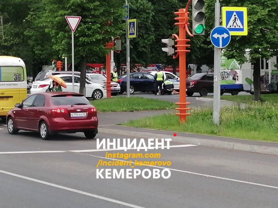 В Кемерове водитель Hyundai сбила женщину на пешеходном переходе