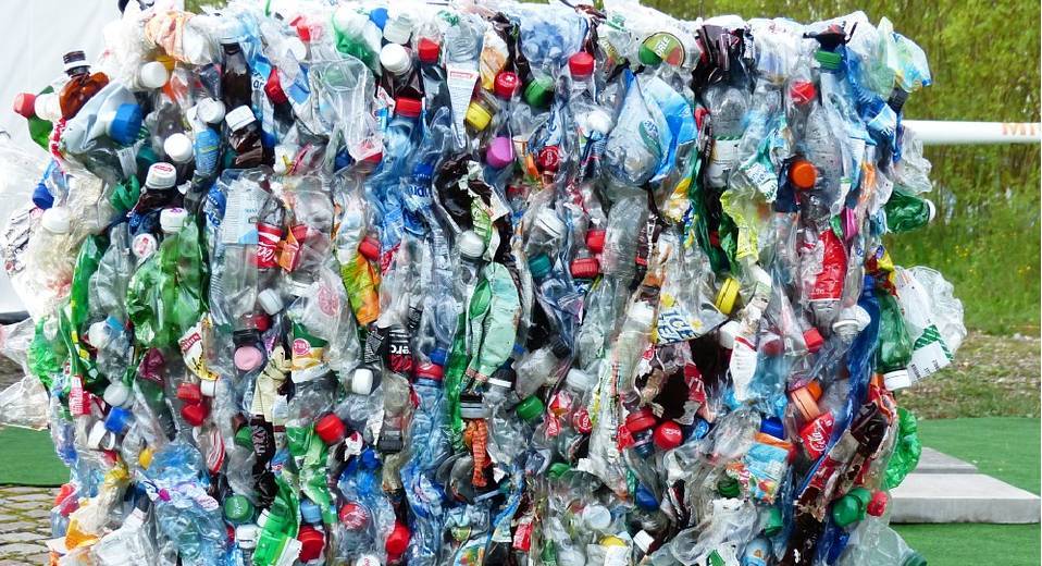 Канада запретит одноразовый пластик к 2021 году
