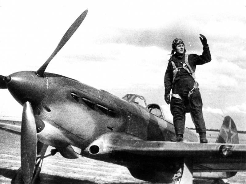 Почему советские лётчики воевали на деревянных самолётах | Русская семерка