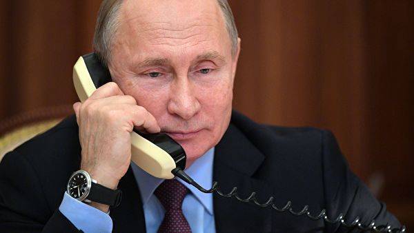 Путин поздравил Токаева с победой по телефону
