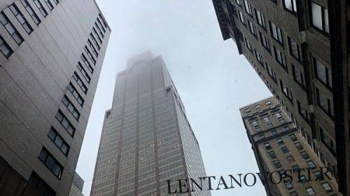 В Нью-Йорке вертолет врезался в здание