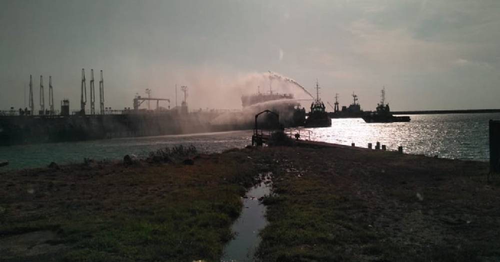 После взрыва на танкере в Махачкале возбуждено уголовное дело.