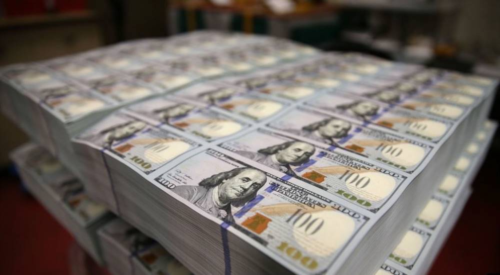 Американский эксперт: Вашингтон становится главным врагом доллара