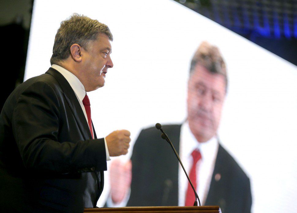 Украина так и не слезла с «российской газовой иглы»: в Киеве рассказали о схемах Порошенко