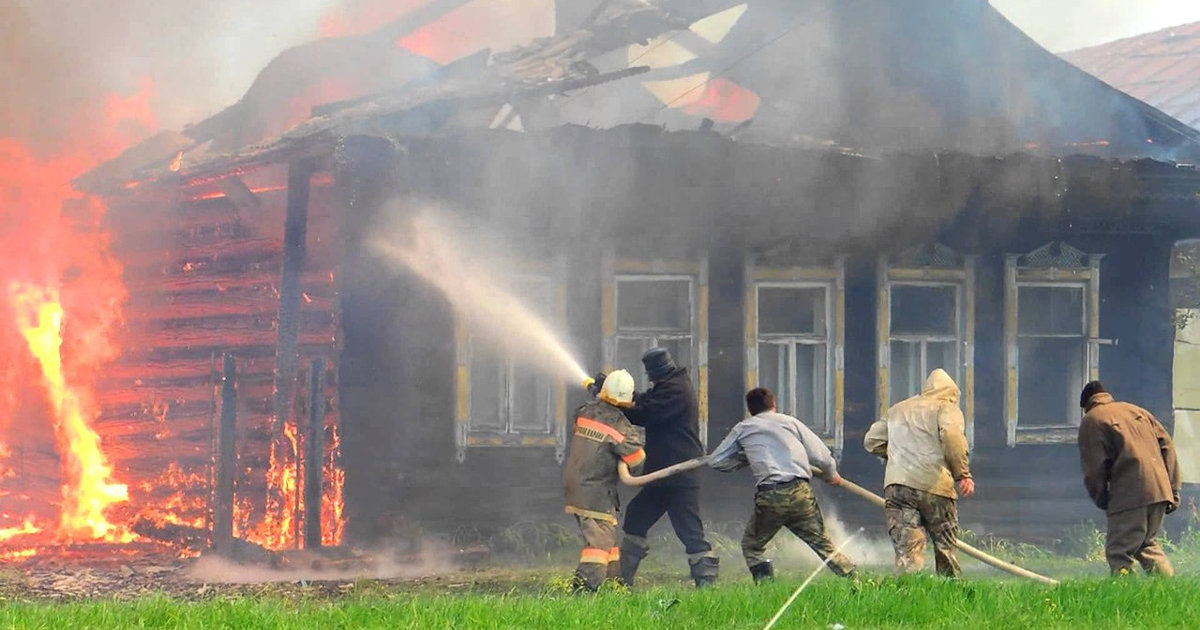 Пожар в Смоленской области унес две жизни
