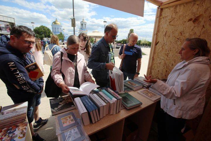 В Воронеже на время книжной ярмарки ночью будут закрывать Советскую площадь
