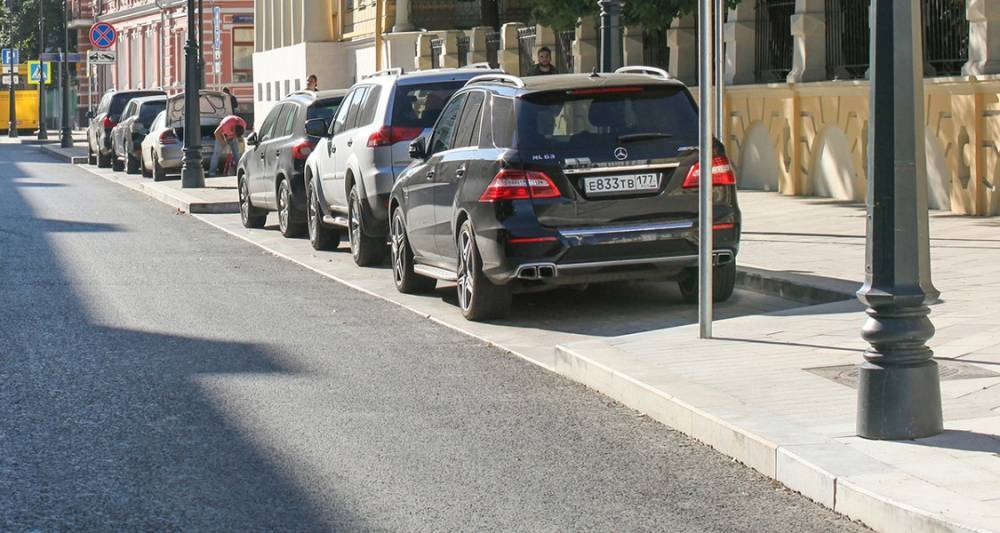 Столичных водителей попросили соблюдать правила парковки 12 июня