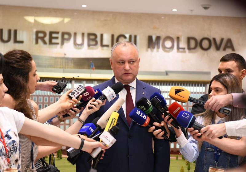 Президент Молдавии отменил декрет о роспуске парламента
