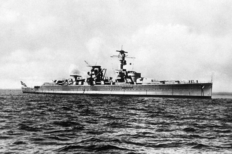 Инцидент в Средиземном море: как советский летчик разбомбил немецкий тяжелый крейсер «Дойчланд» в 1937 году | Русская семерка