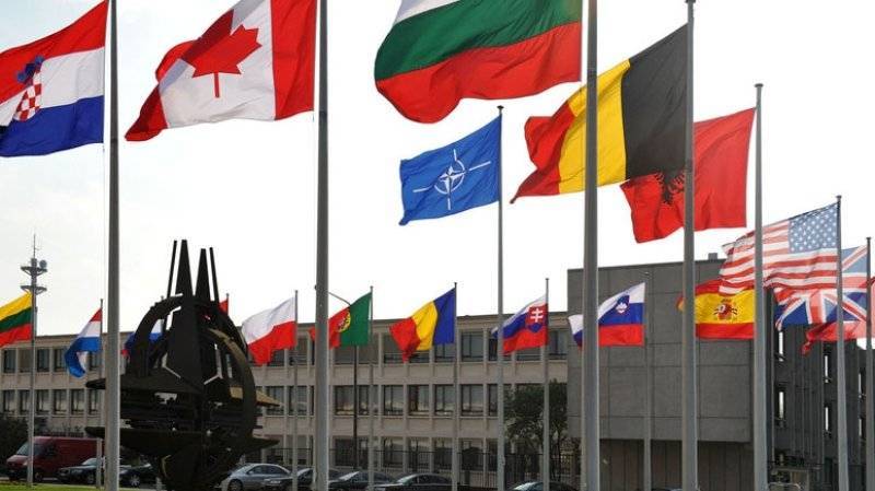 НАТО предлагает Европе ложную повестку угрозы с Востока, считают в МИД
