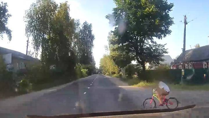 В Тверской области водитель джипа отправил в больницу маленького велосипедиста
