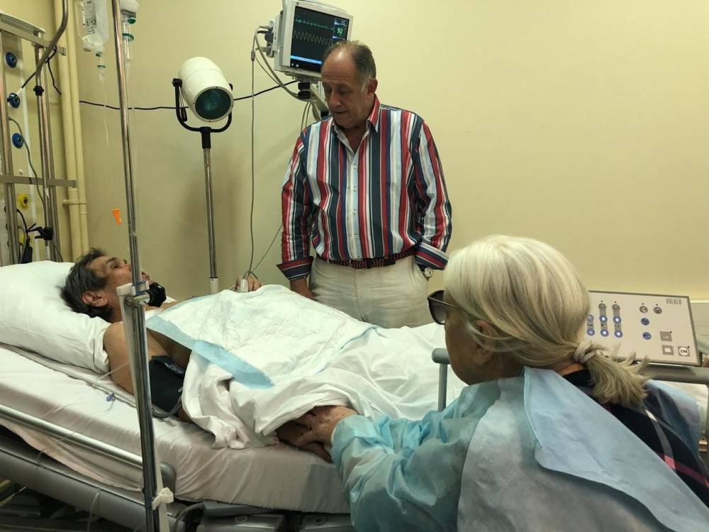 Бари Алибасов не может выйти из медикаментозной комы четвертый день