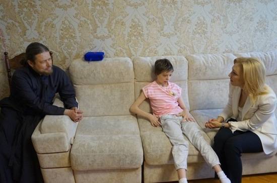 Большим семьям с детьми-инвалидами нужна дополнительная помощь, считает Тимофеева