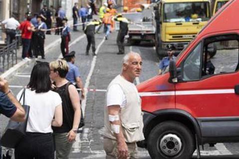 Из-за врзыва в итальянском городе Рокка-ди-Папа пострадали 16 человек, в том числе мэр и трое детей
