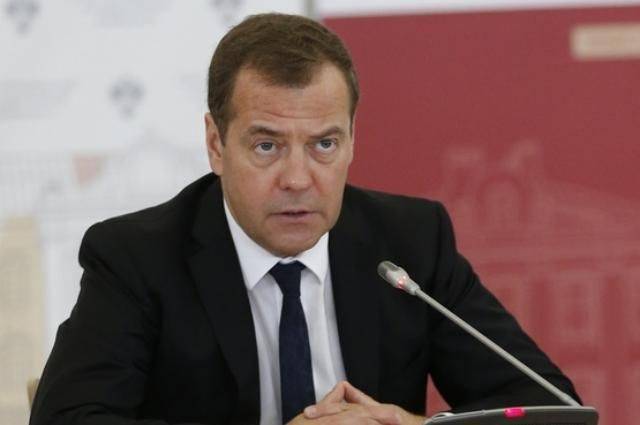 Медведев: санкции негативно отражаются на мировом рынке труда