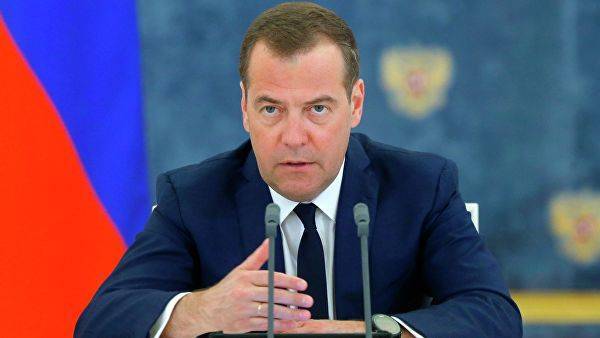 Медведев призвал не игнорировать запросы на социальные перемены