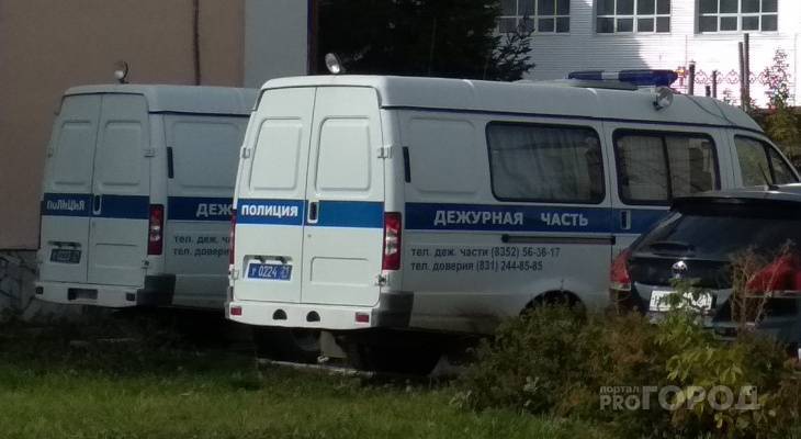 В Новочебоксарске пьяный полицейский сломал ногу случайному прохожему