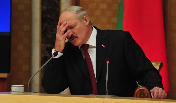 Отправленному в отставку Лукашенко дали пять лет