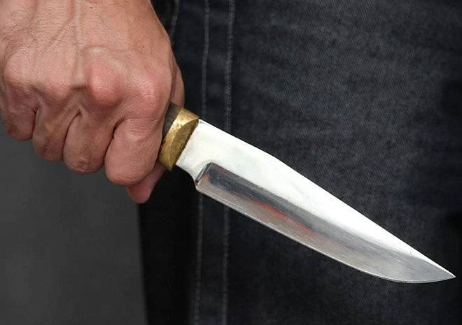 Вооруженный двумя ножами рязанец угрожал убийством своей жене