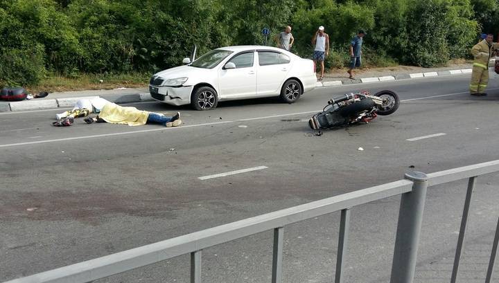 Пешеход, мотоциклист и его пассажирка погибли в ДТП в Крыму. Видео