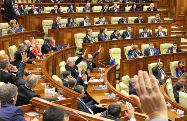 Парламент Молдавии отменил смешанную избирательную систему