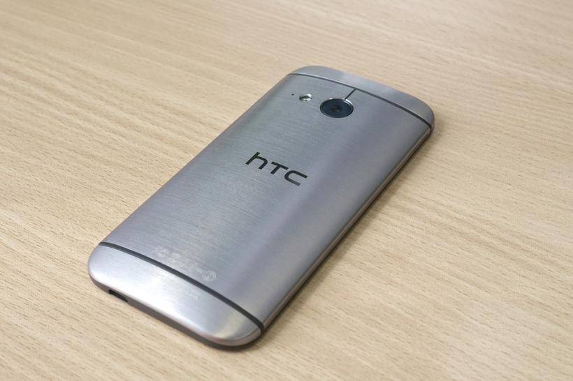 HTC представила недорогой смартфон Desire 19+ с тройной камерой