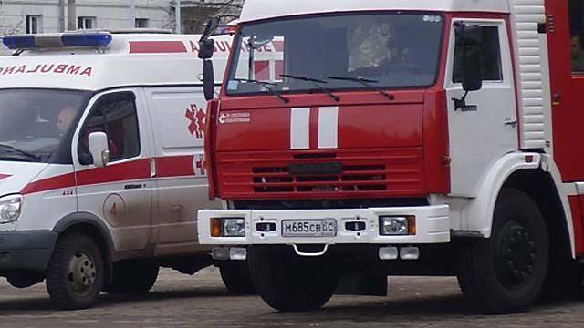 Один человек погиб в пожаре в жилых домах на острове в Архангельске