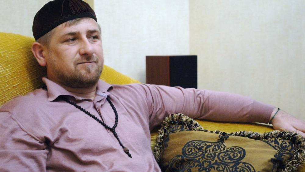 "Это мальчик тяжелой судьбы": В Чечне рассказали, за что присвоили звание заслуженного артиста 15-летнему школьнику