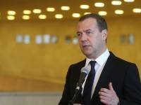 Дмитрий Медведев не исключил переход к четырехдневной рабочей неделе