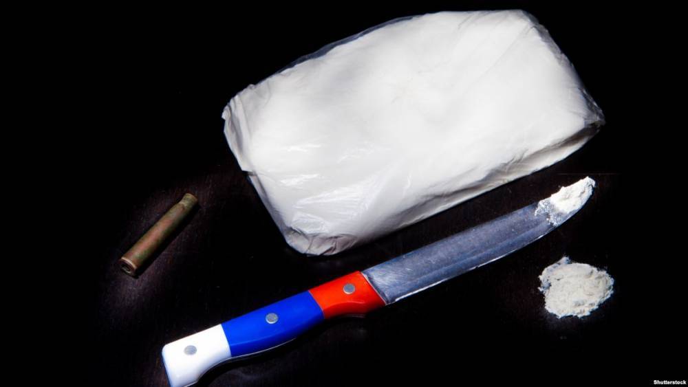 Таможня сообщила об обнаружении 400 кг кокаина в рыбных консервах