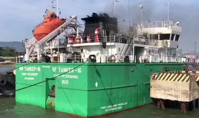 СК России завел уголовное дело после ЧП на танкере в Махачкале