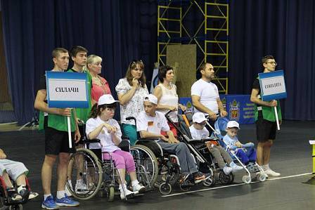 Первый семейно-спортивный праздник для детей-инвалидов прошел в Оренбурге