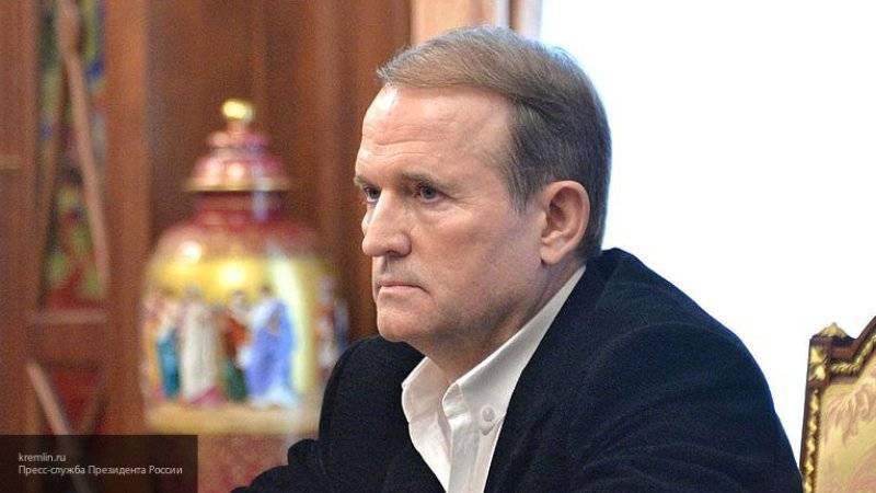 Медведчук заявил, что Зеленский может подписать новый указ о роспуске Рады