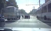 Конфликт на дороге в Твери: кроссовер против маршрутки