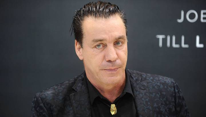 Лидер группы Rammstein сломал челюсть назойливому поклоннику