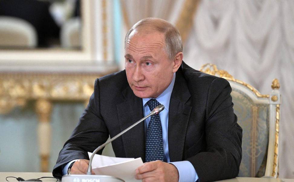 Путин присвоил генеральские звания 20 сотрудникам МВД