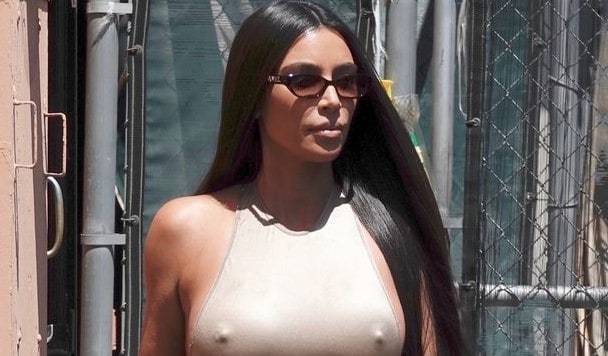 Ким Кардашьян снова забыла о нижнем белье и засветила соски (фото)