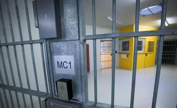 Заключенный тюрьмы во Франции освободил заложников
