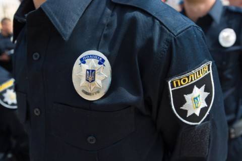 В Киевской области мужчина укусил за ногу полицейского