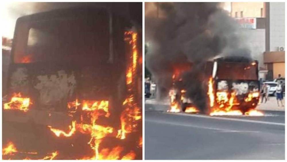 Пассажирский автобус сгорел дотла в Актау (видео)