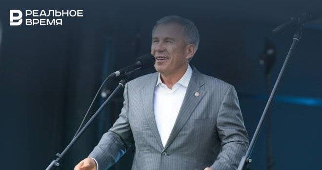 Рустам Минниханов поздравил жителей Татарстана с Днем России