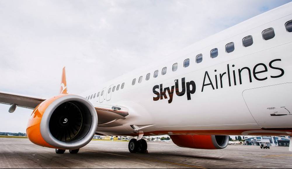Суд приостановил лицензию украинского авиаперевозчика SkyUp