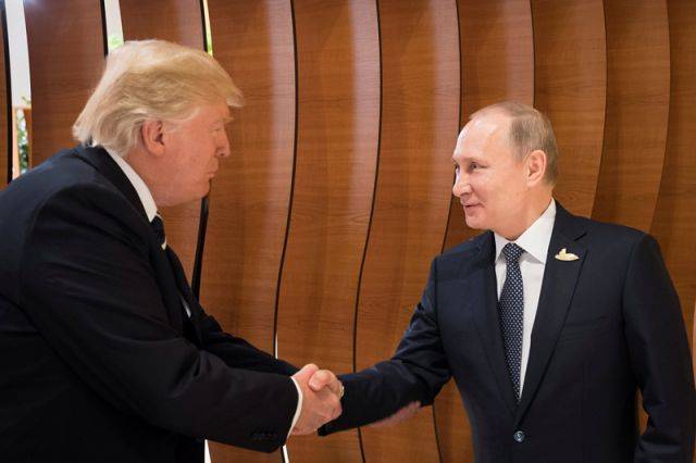 В МИД РФ допустили, что встреча Путина и Трампа на G20 пройдет «на ногах»