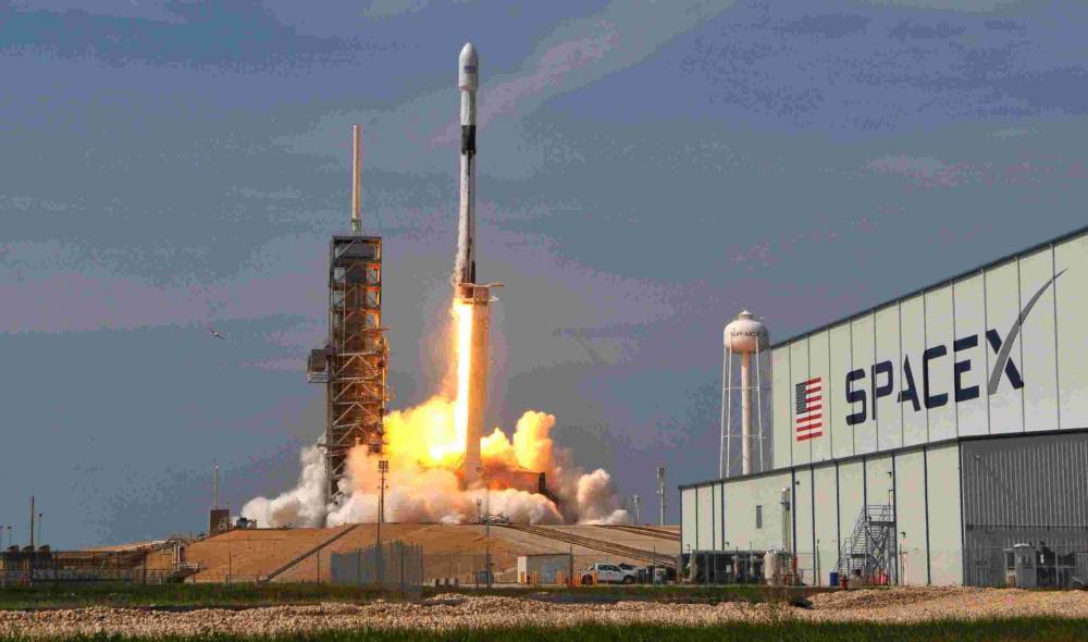 SpaceX сегодня установит рекорд: в космос отправят самый дорогостоящий груз