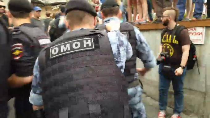 ОВД-Инфо: "В Москве на акции в поддержку Голунова уже задержали 35 человек