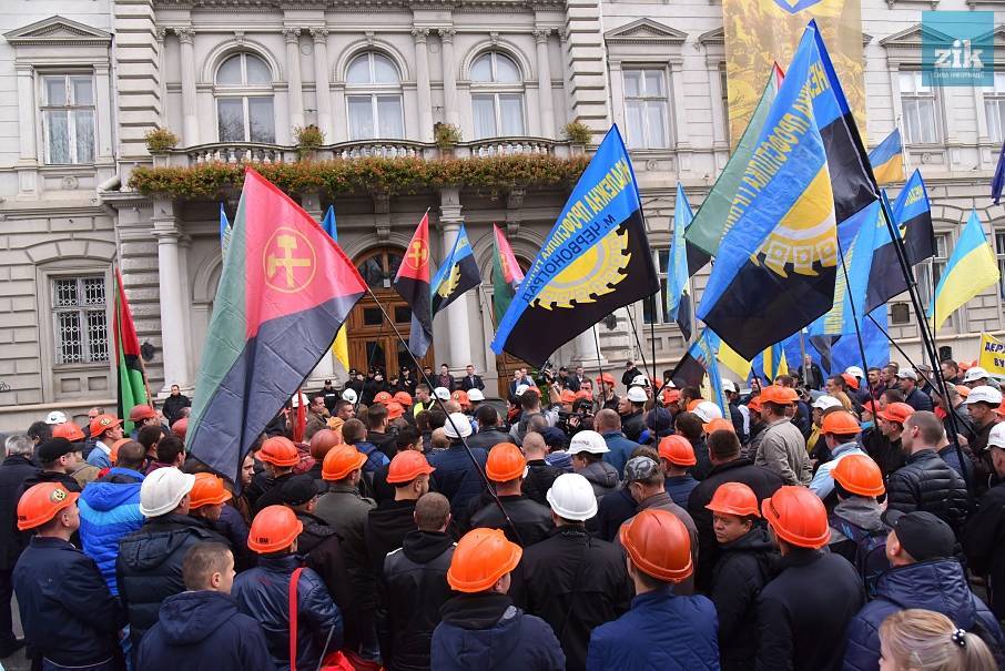 Долги украинским горняк превысили миллиард гривен: львовские шахтеры готовы протестовать в Киеве