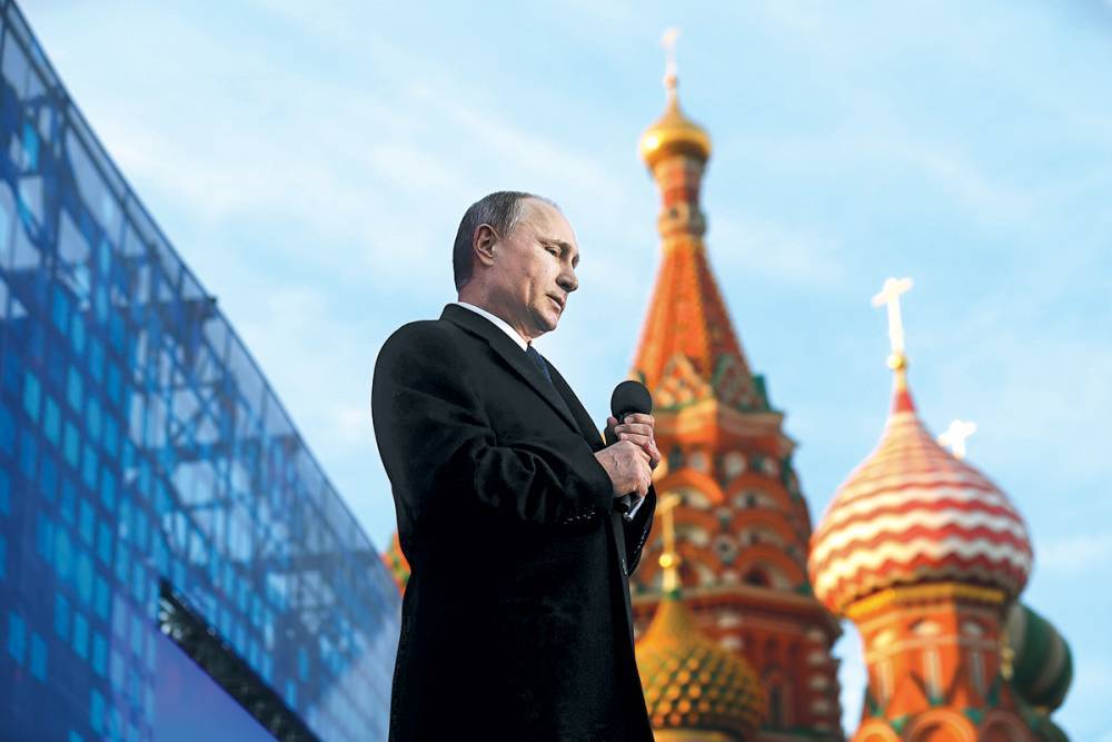 Путин посетил место новых археологических раскопок в Кремле
