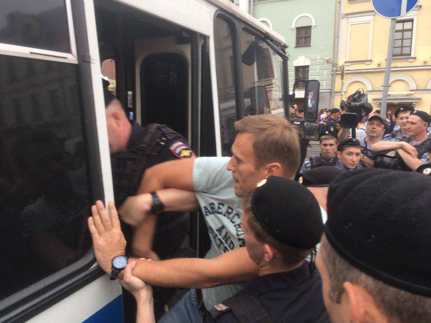 Алексей Навальный задержан на акции, посвященной делу Ивана Голунова