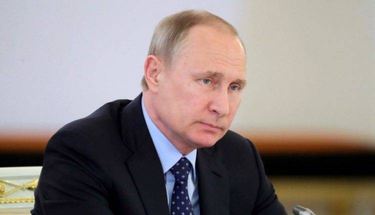Песков: Путин изучит вопрос об увольнении полицейских по делу Голунова